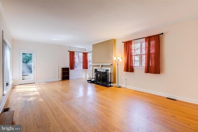 3441 Sleepy Hollow Rd, Falls Church, VA 22044 - photo 5