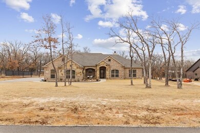 304 Scenic Wood Dr, Azle, TX 76020 - photo 3