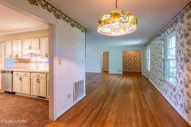 Dining to Living Rm