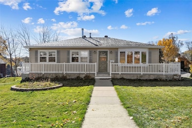 401 E Pine St, Anamosa, IA 52205 - photo 2