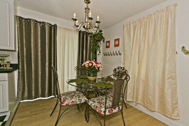 004_Dining Area