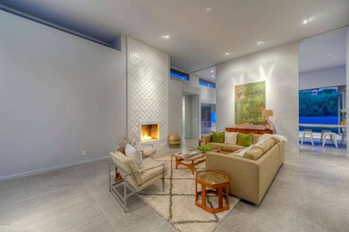 005_Living Room