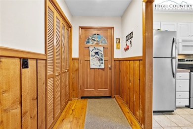 1300 Laurel Ln, Blowing Rock, NC 28605 - photo 4