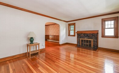 136 Dent St, West Roxbury, MA 02132 - photo 4