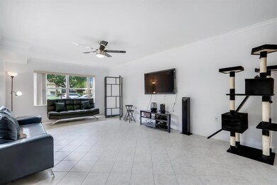 34 Clinton Ct unit D, Royal Palm Beach, FL 33411 - photo 6