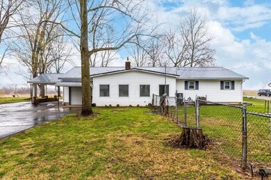 2459 N Court St, Circleville, OH 43113 - photo 6