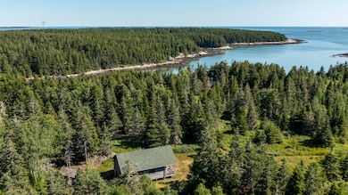 Pomp Island, Beals - Private camp on Moo