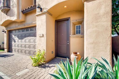 3345 E Pinchot Avenue Unit 1-small-002-0