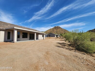 COVERED REAR PATIO 2
