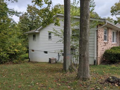 554 Sequoia Ln, Mansfield, OH 44904 - photo 2