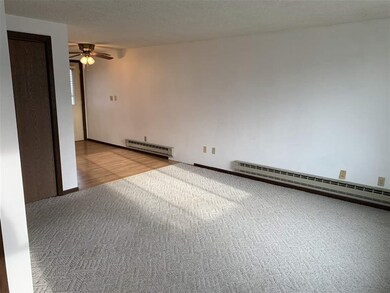 126 N 2nd St unit 6, West Branch, IA 52358 - photo 2