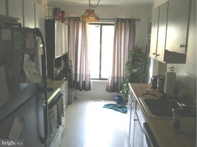 9321 Jarrett Ct, Montgomery Village, MD 20886 - photo 3