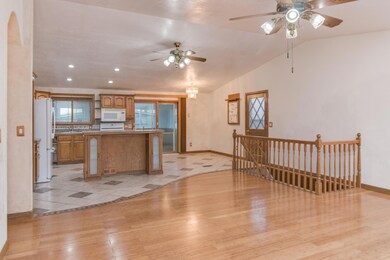 04 - Living Room and Kitchen