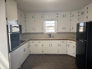 607 S Madison St, Hugoton, KS 67951 - photo 6