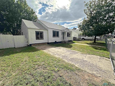 102 Pear St, Roswell, NM 88201 - photo 2