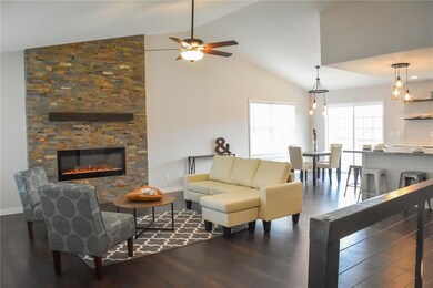 1414 Grizzly Dr NW, Cedar Rapids, IA 52405 - photo 2