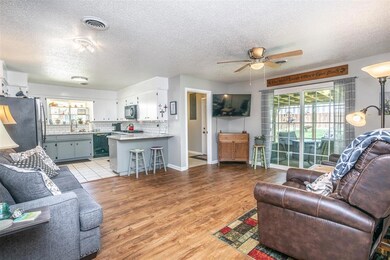 2007 Cypress St, Gainesville, TX 76240 - photo 6