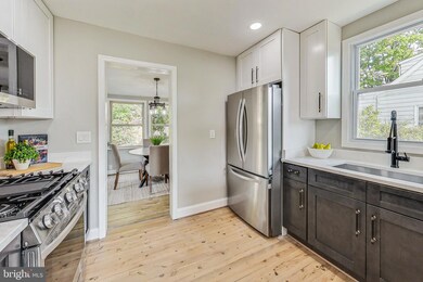 909 Nichols Dr, Laurel, MD 20707 - photo 5