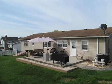 1047 N 11th St, Whitehall, PA 18052 - photo 3