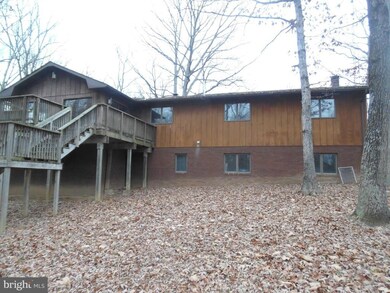 9823 Gordon Ct, Walkersville, MD 21793 - photo 2