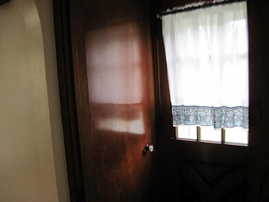 Entry/Foyer.