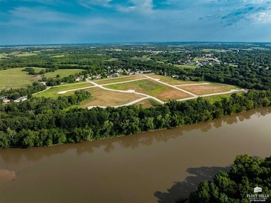 2001 Arbor Ln, Wamego, KS 66547 - photo 5