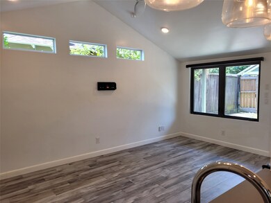 702 A E 14th St, Houston, TX 77008 - photo 5