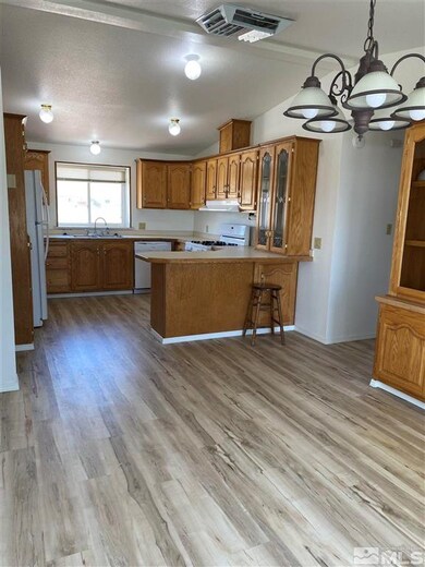 565 Mike Dr, Winnemucca, NV 89445 - photo 4