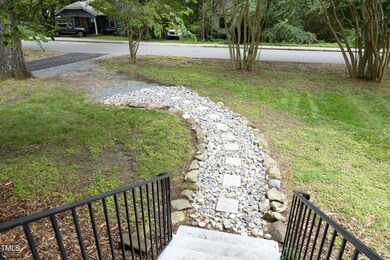 04FrontWalkway