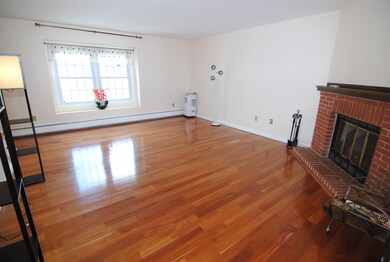 74 Stillwater Dr unit U129, Nashua, NH 03062 - photo 2
