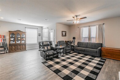 1536 Seabiscuit Dr, Granbury, TX 76049 - photo 5