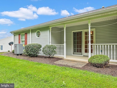 1377 Village Dr unit 17, Spring Grove, PA 17362 - photo 5