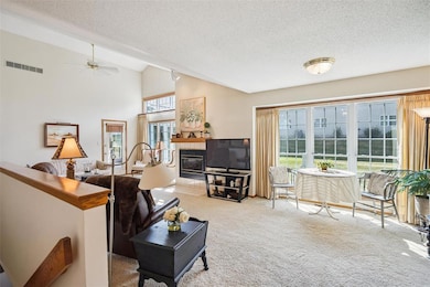 8112 Cobblestone Rd, Urbandale, IA 50322 - photo 3