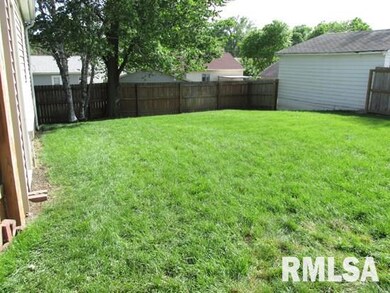 1803 W 54th St, Davenport, IA 52806 - photo 5