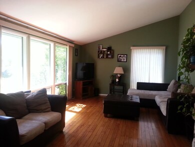 1510 N Berwick Blvd, Waukegan, IL 60085 - photo 2