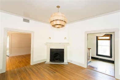 201 W 33rd St, Austin, TX 78705 - photo 3