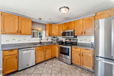 305 Trolley St, Manchester, NH 03103 - photo 6