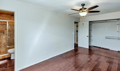 1717 W Pecan Rd-large-013-001-Master Bed