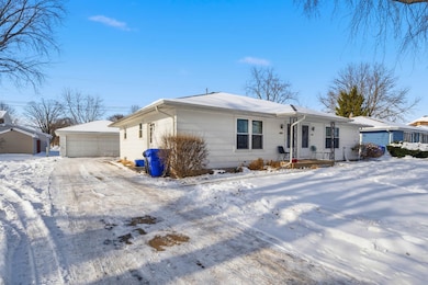 2325 N Ballard Rd, Appleton, WI 54911 - photo 2