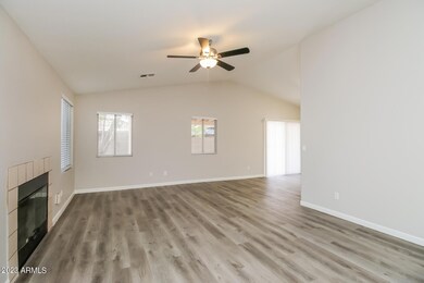 003-photo-living-room-9420837