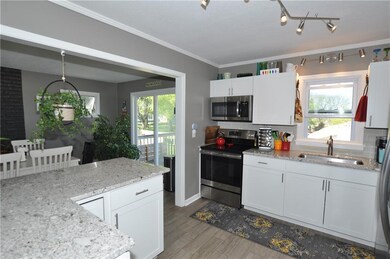 1106 E 35th St, Des Moines, IA 50317 - photo 3