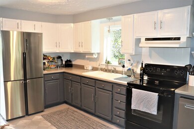 32 Lincoln St, Northborough, MA 01532 - photo 5