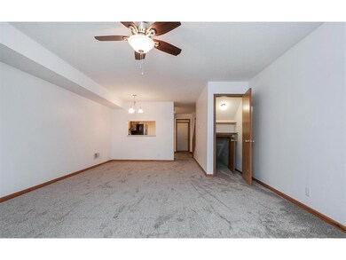 1240 Daleview Dr unit 1, Marion, IA 52302 - photo 3