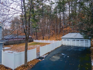 93 Myrtle St, Claremont, NH 03743 - photo 3