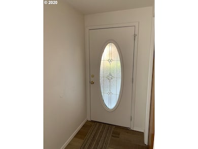 215 S 2nd St, Carlton, OR 97111 - photo 4