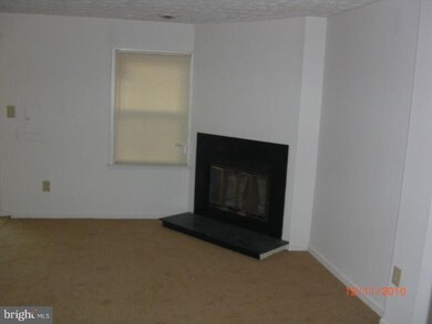 2340 Anvil Ln, Temple Hills, MD 20748 - photo 7