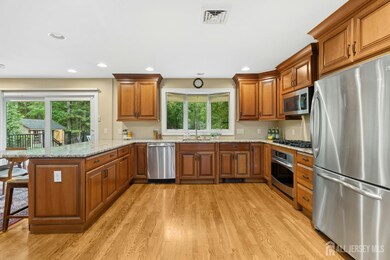 1184 Aaron Rd, North Brunswick, NJ 08902 - photo 5