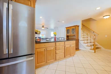 8 Whitins Rd unit A, Sutton, MA 01590 - photo 4