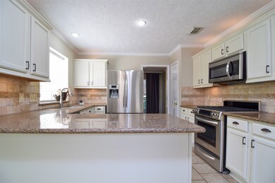 4010 Hazelwood Dr, Pearland, TX 77584 - photo 6