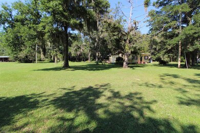 26 Circle Dr, Crawfordville, FL 32327 - photo 3